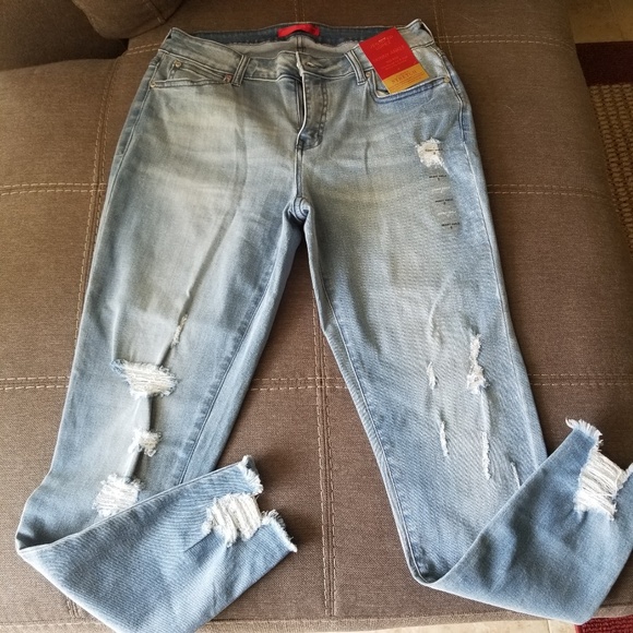 Jennifer Lopez Denim - NWT Jennifer Lopez Mid Rise Skinny Ankle Jeans
